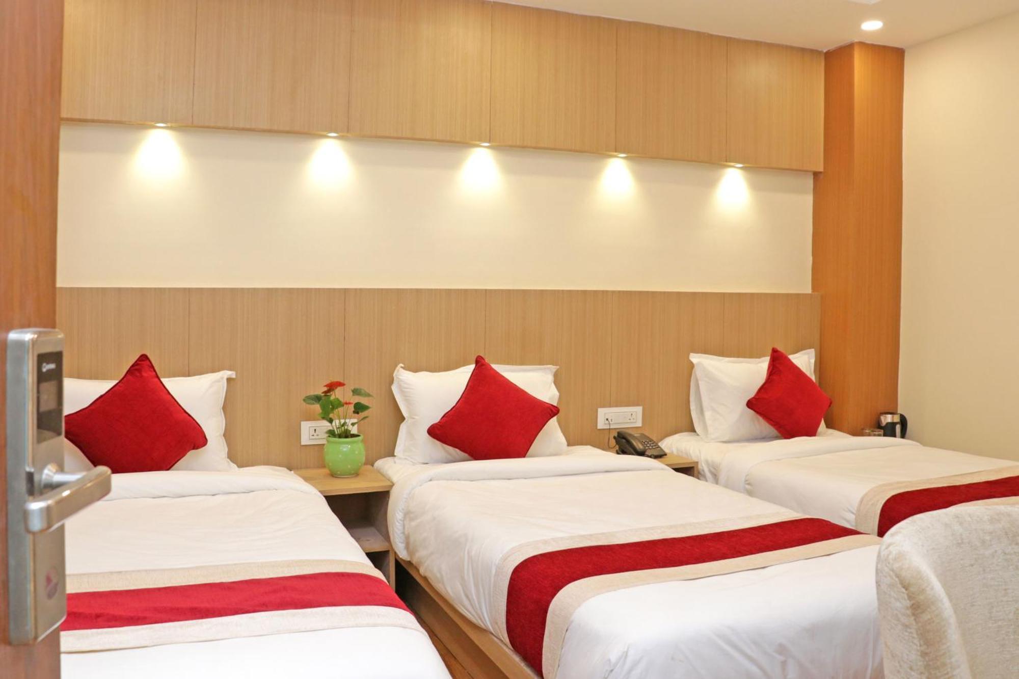 Hotel Nilakantha Pvt. Ltd 카트만두 외부 사진